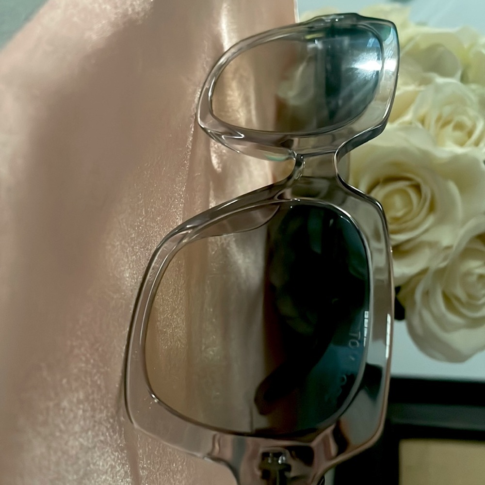 Tom Ford TF660 20P  Clear/ Blue Gradient AUTUMN Sunglasses 53mm